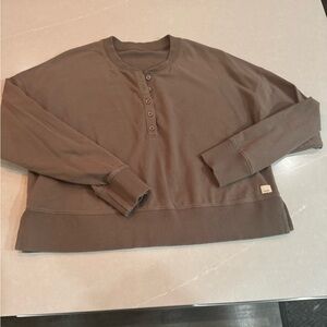 women’s vuori button pullover sz m
